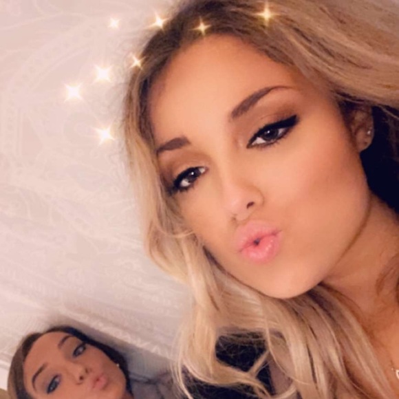 Meet your Posher, Lauren - Picture 1 of 1